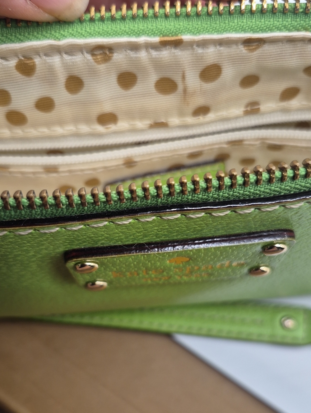 KATE SPADE Bright APPLE GREEN Clutch - Picture 8 of 8